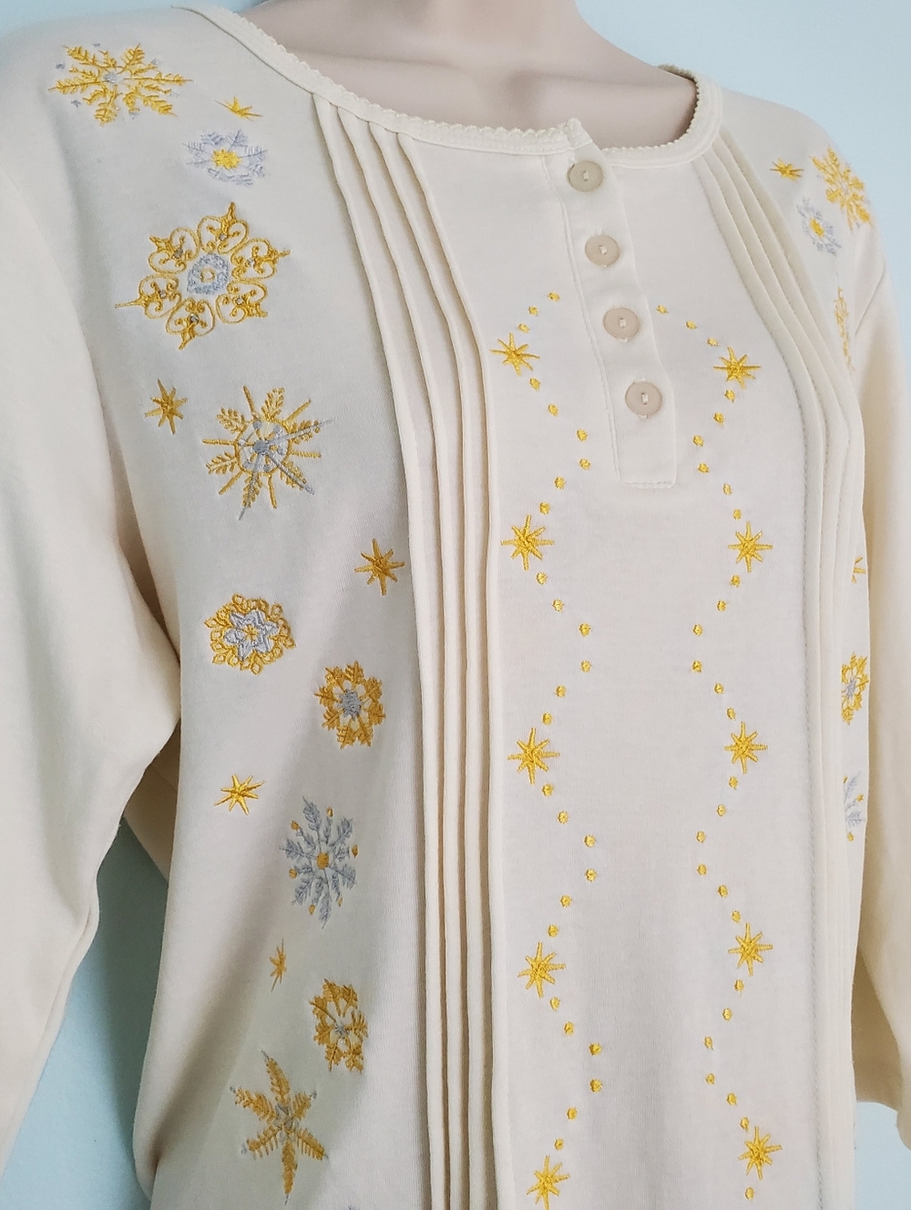 Blair Snowflake Embroidered Cream Top SZ L